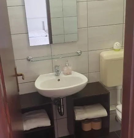 And Ivana Lägenhet *