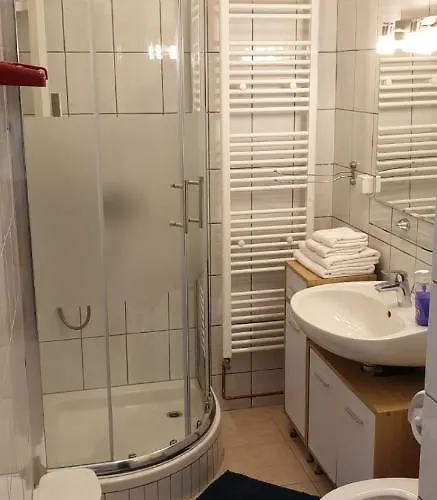 شقة And Ivana كرك